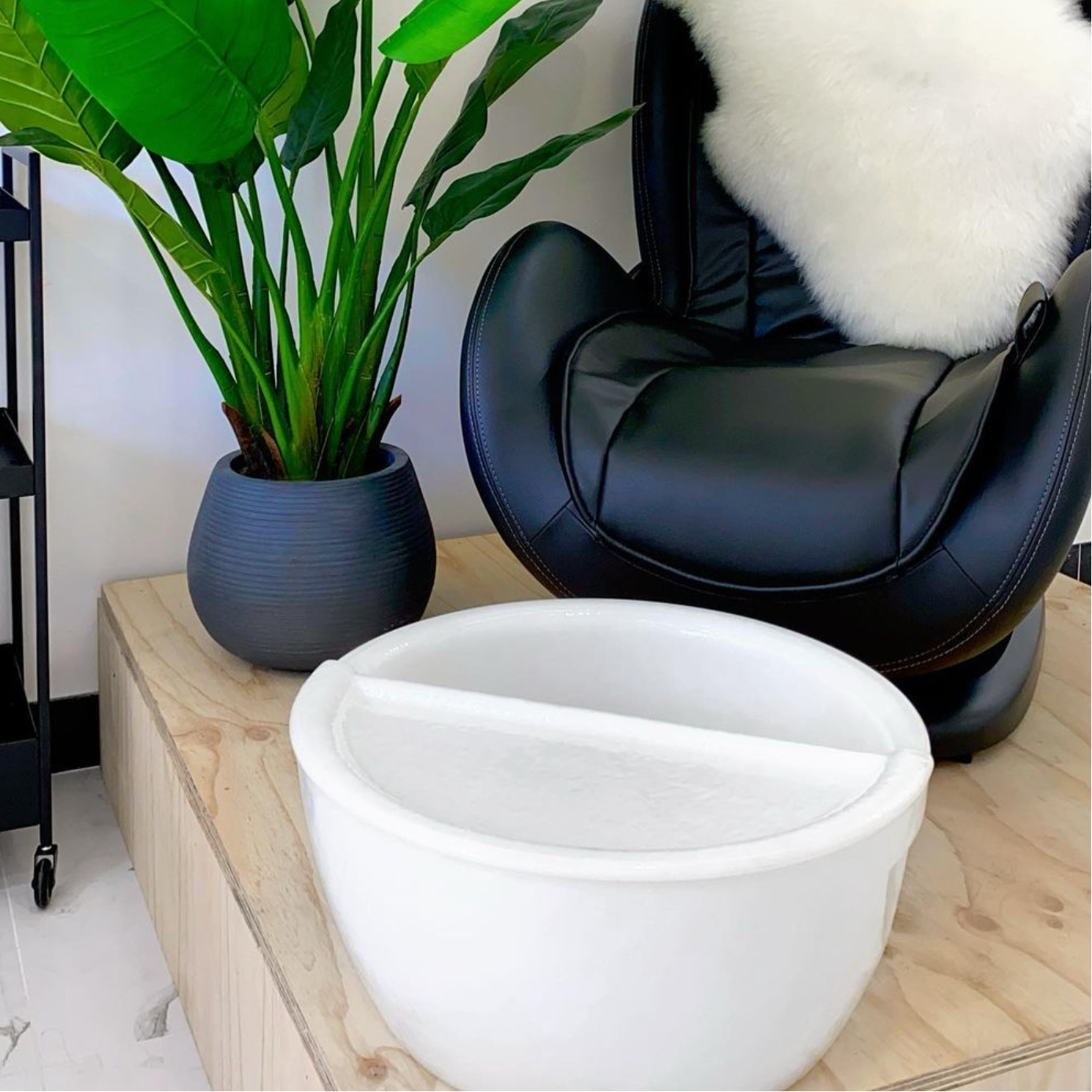 Signature Resin Frost Pedicure Footrest